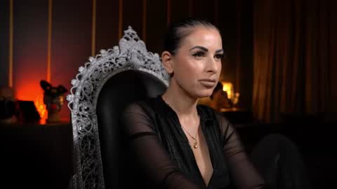 Snapshot of mistresskellykent chatting on June 28, 9:32 pm Mistress Kelly online show from June 28, 9:32 pm