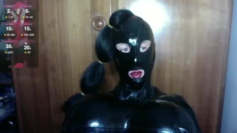 Snapshot of mistresslatexxx chatting on January 19, 1:00 am Bianca online show from January 19, 1:00 am