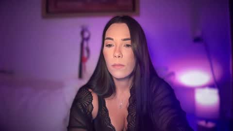Snapshot of mistresslavinia_ chatting on January 9, 7:59 pm only mistresslavinia oficial online show from January 9, 7:59 pm