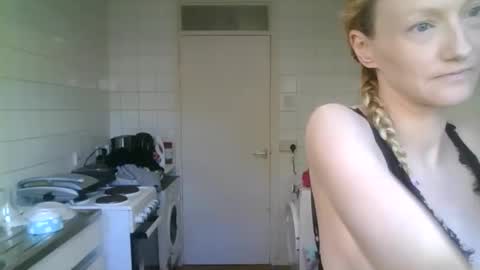 mistressmilly32 online show from May 15, 9:49 am