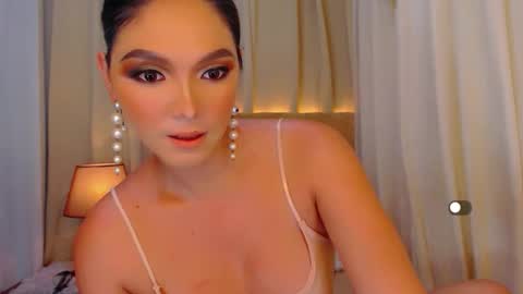 Leah online show from April 2, 8:34 am