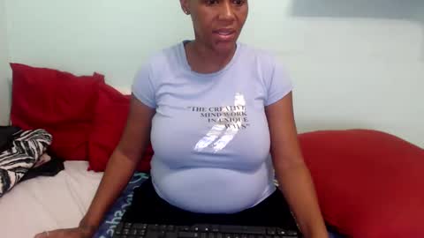 Snapshot of mistressshirleyx chatting on February 16, 1:38 pm mistressshirleyx online show from February 16, 1:38 pm