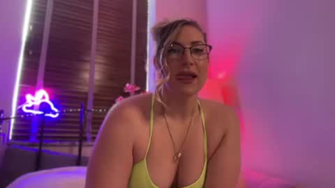 Snapshot of mistresssx chatting on August 7, 12:40 pm Miss X online show from August 7, 12:40 pm