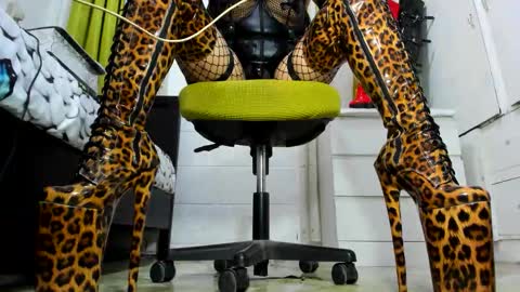 Tiffany online show from February 25, 5:50 am