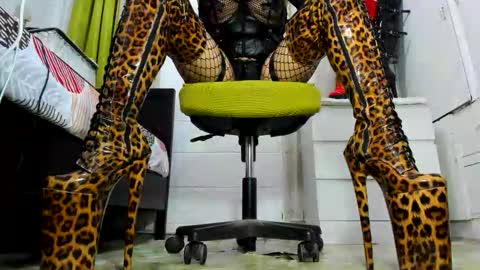 Snapshot of mistresstiffany69 chatting on April 29, 8:29 am Tiffany online show from April 29, 8:29 am