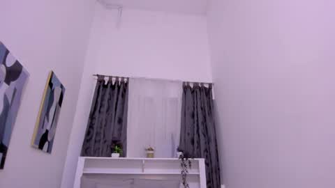 Snapshot of mistt_miaa chatting on May 20, 7:42 pm mistt_miaa online show from May 20, 7:42 pm