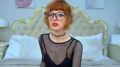 Snapshot of mistymarlow chatting on February 5, 6:18 am Misty online show from February 5, 6:18 am