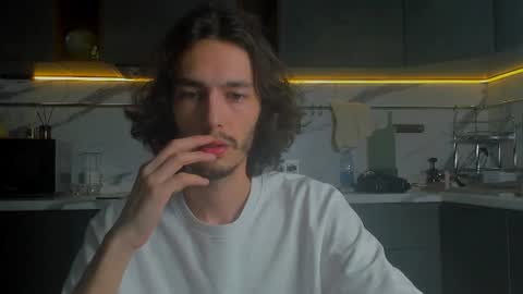 Snapshot of mitchelkurse chatting on June 27, 12:59 am MitchelKurse online show from June 27, 12:59 am