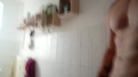 Snapshot of mitchi198989 chatting on January 14, 1:28 pm mitchi198989 online show from January 14, 1:28 pm