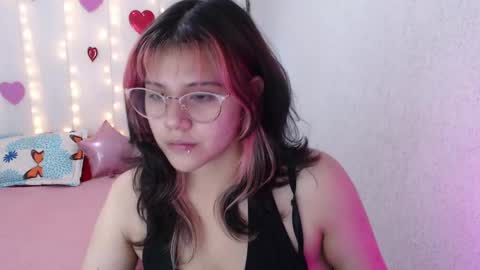 Snapshot of mixie_cute chatting on February 16, 5:04 pm mixie_cute online show from February 16, 5:04 pm