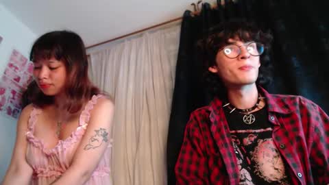 Naomi and Nekorii online show from February 11, 5:34 am