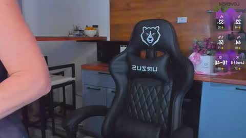 Miya online show from December 1, 3:06 pm