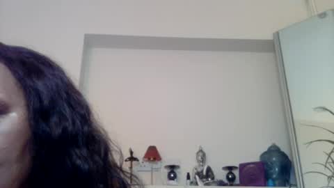 Snapshot of mizldn chatting on June 20, 1:52 am Ling Ling online show from June 20, 1:52 am