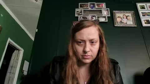 Snapshot of miztrezk chatting on November 25, 3:12 pm miztrezk online show from November 25, 3:12 pm