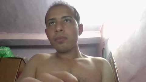Snapshot of mj9800 chatting on November 17, 12:49 am mahmoud online show from November 17, 12:49 am