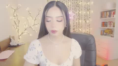 Snapshot of mkultra_aliice chatting on December 17, 9:49 pm Alice online show from December 17, 9:49 pm