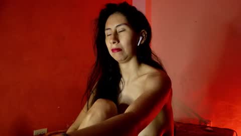 MoonLipson online show from January 13, 9:41 am