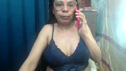 kelly online show from October 9, 8:40 pm