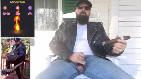 Snapshot of mmazsnake chatting on December 30, 6:27 pm SMOKINsnakeEYEZ online show from December 30, 6:27 pm