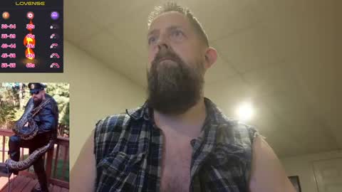 SMOKINsnakeEYEZ online show from April 16, 1:39 am