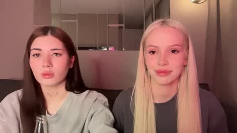 Snapshot of mmkakpoxyi22 chatting on February 16, 9:00 pm alice and ray online show from February 16, 9:00 pm