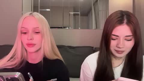 Snapshot of mmkakpoxyi22 chatting on February 20, 9:26 pm alice and ray online show from February 20, 9:26 pm