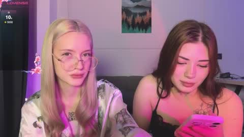 Snapshot of mmkakpoxyi22 chatting on March 10, 10:04 pm alice and ray online show from March 10, 10:04 pm