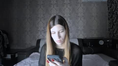 Snapshot of mmm_banana chatting on October 16, 12:17 pm Lili online show from October 16, 12:17 pm