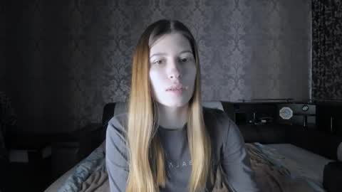 Snapshot of mmm_banana chatting on October 24, 10:11 am Lili online show from October 24, 10:11 am
