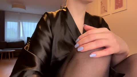 Snapshot of mmm_sweety_kitty chatting on December 2, 12:51 pm mmm_sweety_kitty online show from December 2, 12:51 pm