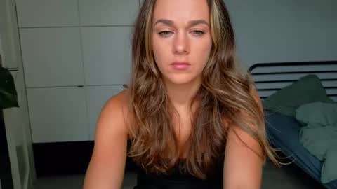 mmminnie online show from October 8, 11:41 am