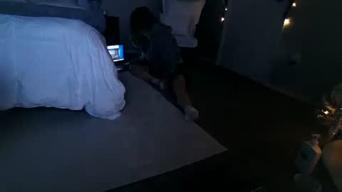 Snapshot of mmmmmwah chatting on December 9, 9:49 am Angel online show from December 9, 9:49 am