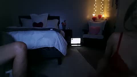 Snapshot of mmmmmwah chatting on February 15, 6:23 am Angel online show from February 15, 6:23 am