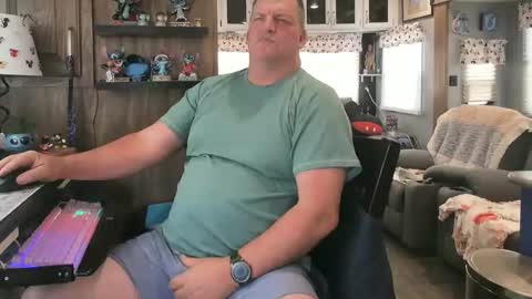 mmmthatsfunnn online show from April 9, 5:51 pm