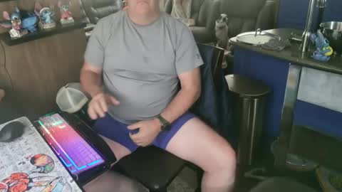 mmmthatsfunnn online show from April 14, 10:38 pm