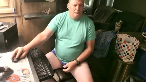 Snapshot of mmmthatsfunnn chatting on June 14, 3:58 pm mmmthatsfunnn online show from June 14, 3:58 pm
