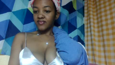 Snapshot of mmyriame chatting on July 28, 2:13 pm mmyriame online show from July 28, 2:13 pm