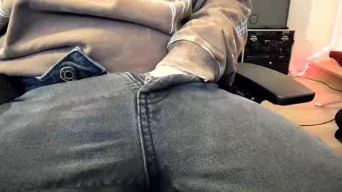 M online show from February 18, 8:10 am