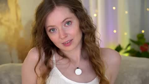 Snapshot of moan_elisa chatting on May 21, 3:46 am moan_elisa online show from May 21, 3:46 am