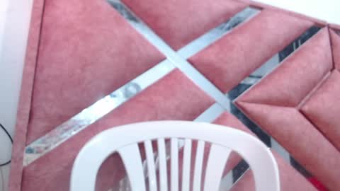 Catalina online show from April 16, 9:39 pm