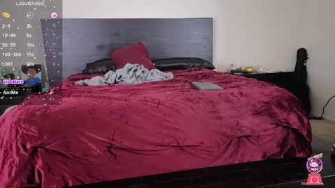 Snapshot of mochamami420 chatting on December 5, 12:41 am NynaStax online show from December 5, 12:41 am