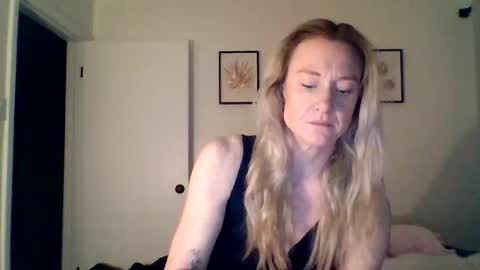 mockingbirds91 online show from April 3, 3:15 am