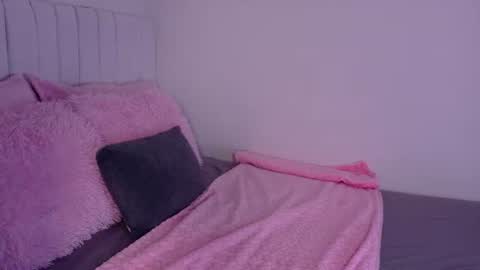 Snapshot of modelross07 chatting on July 10, 7:16 pm zoe ross online show from July 10, 7:16 pm