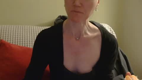 Snapshot of modesta1413 chatting on May 2, 5:40 pm Aurora online show from May 2, 5:40 pm