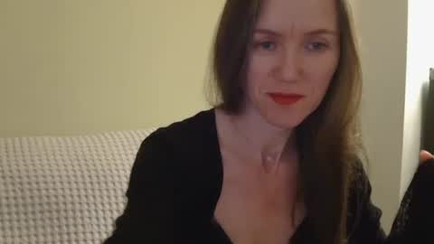 Snapshot of modesta1413 chatting on May 3, 1:17 pm Aurora online show from May 3, 1:17 pm