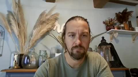 Julien online show from October 18, 8:37 am