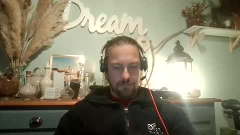 Snapshot of moi9876543210 chatting on January 12, 3:50 pm Julien online show from January 12, 3:50 pm