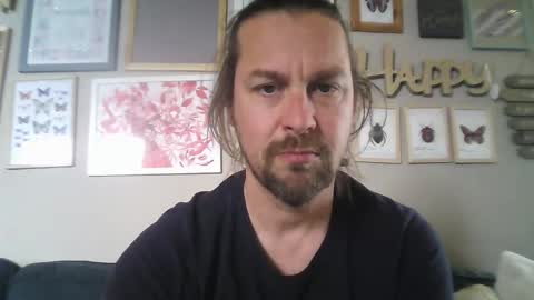 Snapshot of moi9876543210 chatting on March 17, 1:25 pm Julien online show from March 17, 1:25 pm