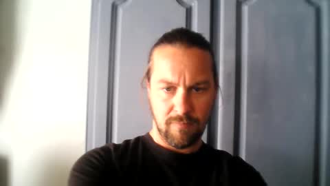 Snapshot of moi9876543210 chatting on May 19, 2:45 pm Julien online show from May 19, 2:45 pm