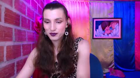 Snapshot of moira_hot chatting on October 11, 3:50 am moira_hot online show from October 11, 3:50 am